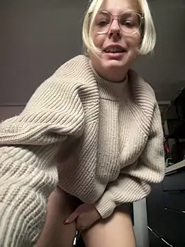 Livewithlucy online show from 15, 12, 2024