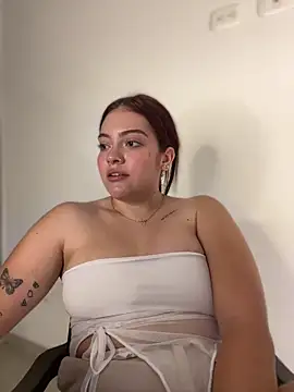 Chloee Evans1 online show from 5, 2, 2025