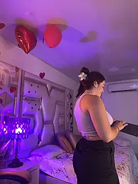 Chloee Evans1 online show from 23, 2, 2025