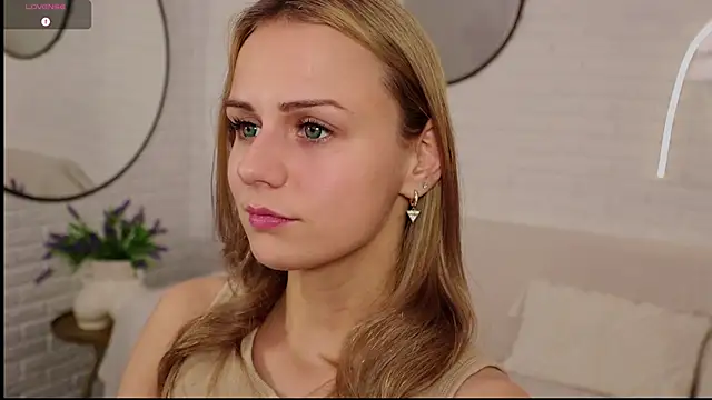 Snapshot of Wendy_D0ll chatting on 11, 10, 2025 Wendy D0ll online show from 11, 10, 2025