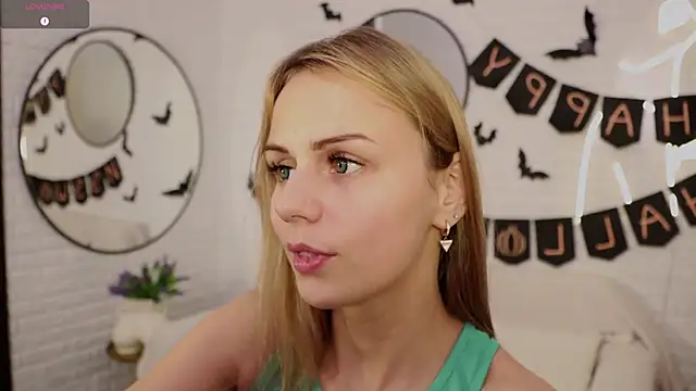 Snapshot of Wendy_D0ll chatting on 20, 10, 2025 Wendy D0ll online show from 20, 10, 2025