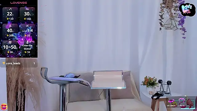 Snapshot of Helena-Fits chatting on 5, 3, 2026 Helena-Fits online show from 5, 3, 2026