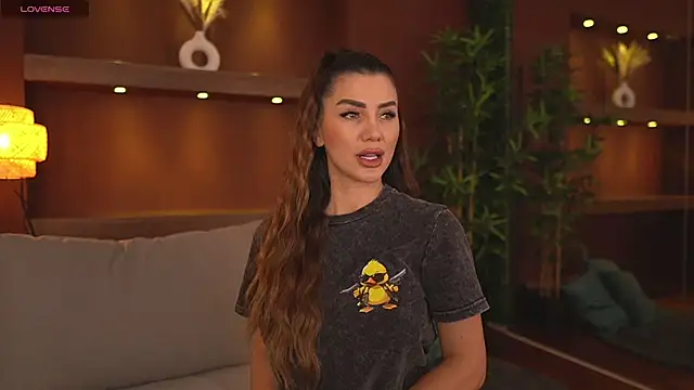 Snapshot of JustinneJade chatting on 9, 10, 2025 JustinneJade online show from 9, 10, 2025