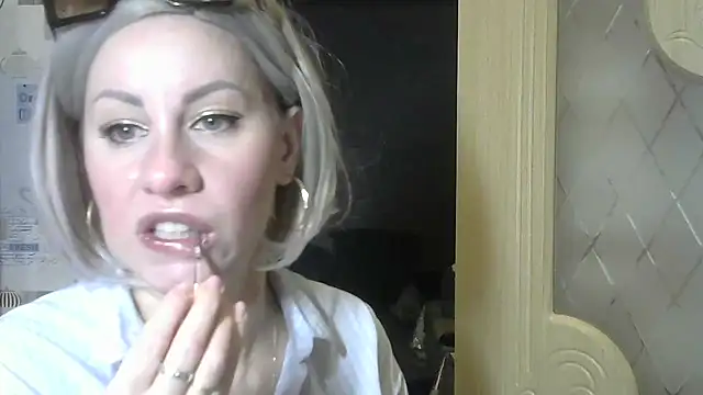 TherestlessKitty online show from 3, 12, 2024