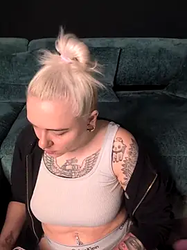 nora the strange online show from 11, 5, 2026