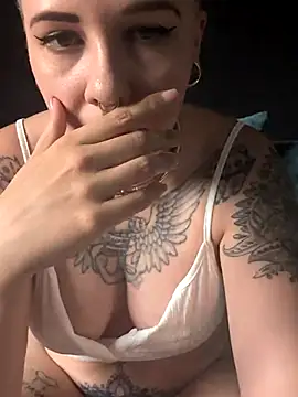 nora the strange online show from 23, 6, 2026