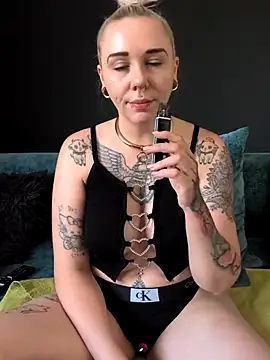 nora the strange online show from 26, 6, 2026