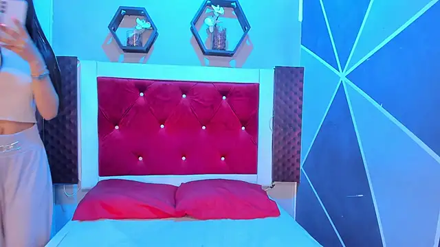 Snapshot of Karoll014 chatting on 10, 10, 2025 Karoll014 online show from 10, 10, 2025