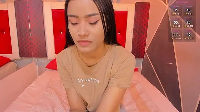 Snapshot of Karoll014 chatting on 28, 10, 2025 Karoll014 online show from 28, 10, 2025