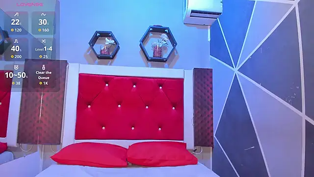 Snapshot of Karoll014 chatting on 24, 11, 2025 Karoll014 online show from 24, 11, 2025