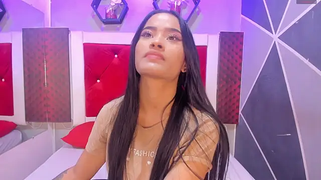 Snapshot of Karoll014 chatting on 2, 12, 2025 Karoll014 online show from 2, 12, 2025