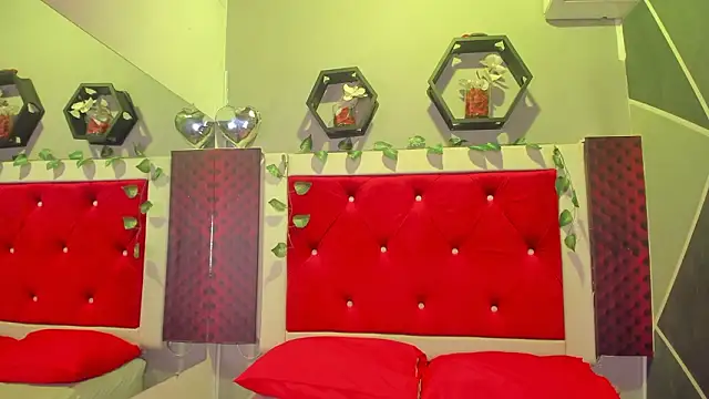 Snapshot of Karoll014 chatting on 3, 2, 2026 Karoll014 online show from 3, 2, 2026