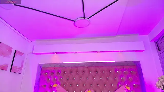 Tayzon Foxxx online show from 19, 12, 2025