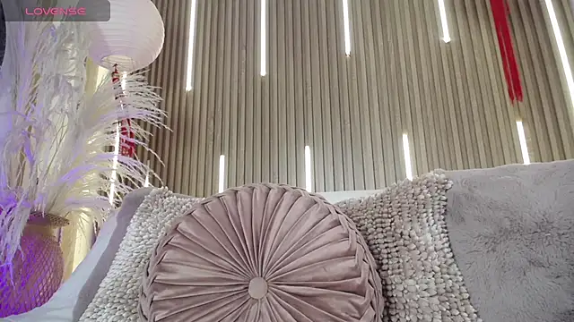 Tayzon Foxxx online show from 13, 3, 2026