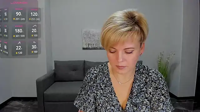 Julia Wilsone online show from 7, 12, 2024