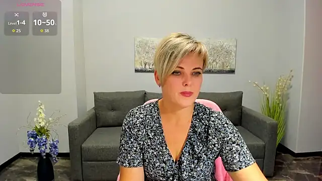 Julia Wilsone online show from 26, 9, 2025