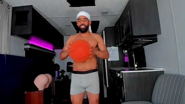 Snapshot of DirtyDrizzy chatting on 11, 3, 2026 DirtyDrizzy online show from 11, 3, 2026