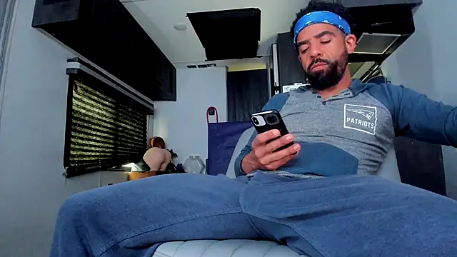 Snapshot of DirtyDrizzy chatting on 11, 3, 2026 DirtyDrizzy online show from 11, 3, 2026