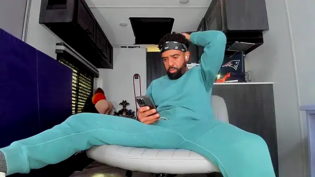 Snapshot of DirtyDrizzy chatting on 13, 3, 2026 DirtyDrizzy online show from 13, 3, 2026