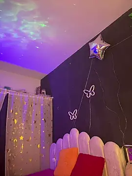 AlisonHoot69 online show from 4, 12, 2025