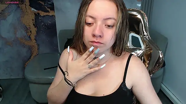 Snapshot of Cristal_v_1 chatting on 19, 12, 2024 Cristal v 1 online show from 19, 12, 2024