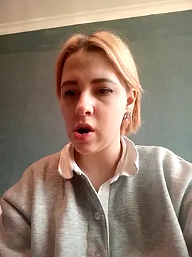 Snapshot of Gussie_Bridie chatting on 5, 12, 2024 Gussie Bridie online show from 5, 12, 2024