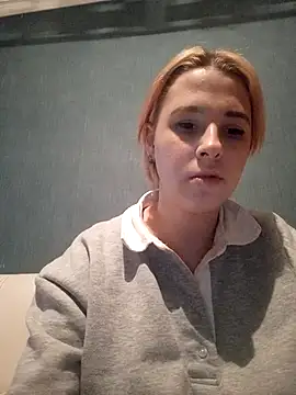 Snapshot of Gussie_Bridie chatting on 5, 12, 2024 Gussie Bridie online show from 5, 12, 2024