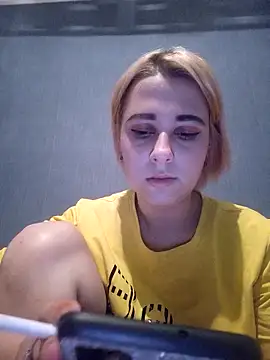 Snapshot of Gussie_Bridie chatting on 7, 12, 2024 Gussie Bridie online show from 7, 12, 2024
