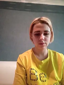 Snapshot of Gussie_Bridie chatting on 8, 12, 2024 Gussie Bridie online show from 8, 12, 2024