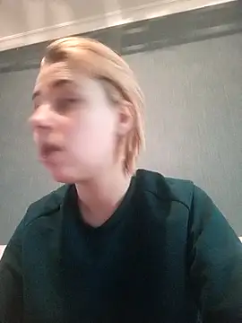 Snapshot of Gussie_Bridie chatting on 18, 12, 2024 Gussie Bridie online show from 18, 12, 2024