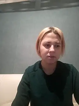 Snapshot of Gussie_Bridie chatting on 28, 12, 2024 Gussie Bridie online show from 28, 12, 2024