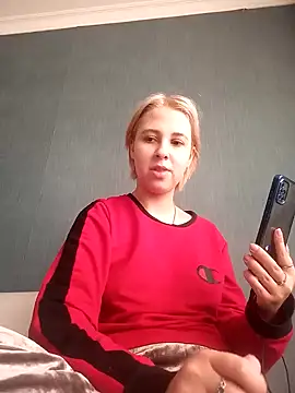 Snapshot of Gussie_Bridie chatting on 3, 1, 2025 Gussie Bridie online show from 3, 1, 2025