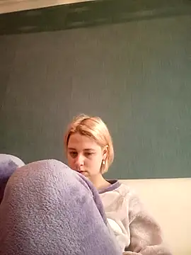 Snapshot of Gussie_Bridie chatting on 1, 2, 2025 Gussie Bridie online show from 1, 2, 2025