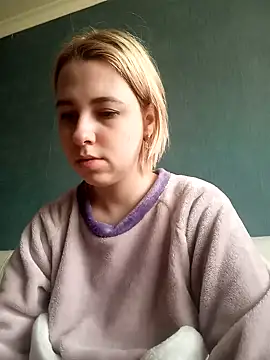 Snapshot of Gussie_Bridie chatting on 3, 2, 2025 Gussie Bridie online show from 3, 2, 2025