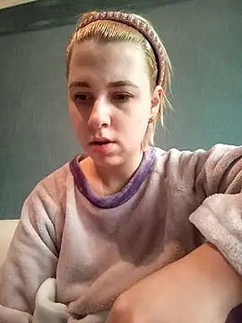 Snapshot of Gussie_Bridie chatting on 5, 2, 2025 Gussie Bridie online show from 5, 2, 2025