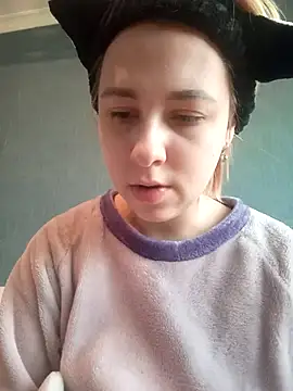 Snapshot of Gussie_Bridie chatting on 2, 3, 2025 Gussie Bridie online show from 2, 3, 2025