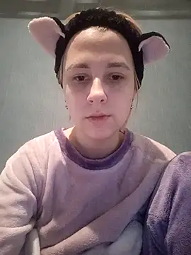 Snapshot of Gussie_Bridie chatting on 2, 3, 2025 Gussie Bridie online show from 2, 3, 2025