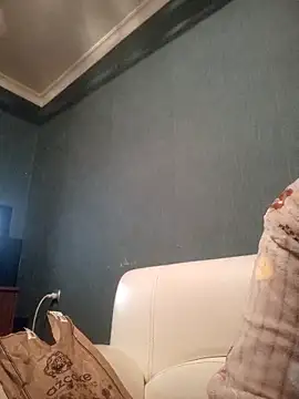 Snapshot of Gussie_Bridie chatting on 4, 3, 2025 Gussie Bridie online show from 4, 3, 2025