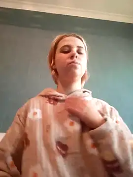 Snapshot of Gussie_Bridie chatting on 7, 3, 2025 Gussie Bridie online show from 7, 3, 2025