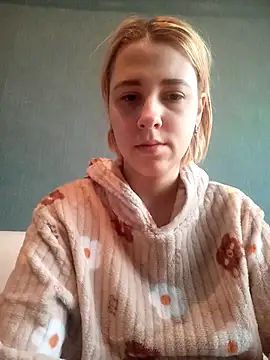 Snapshot of Gussie_Bridie chatting on 8, 3, 2025 Gussie Bridie online show from 8, 3, 2025