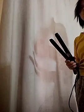 Snapshot of Gussie_Bridie chatting on 5, 10, 2025 Gussie Bridie online show from 5, 10, 2025