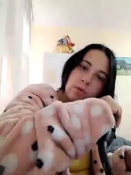 Snapshot of Gussie_Bridie chatting on 9, 10, 2025 Gussie Bridie online show from 9, 10, 2025