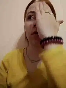 Snapshot of Gussie_Bridie chatting on 4, 11, 2025 Gussie Bridie online show from 4, 11, 2025