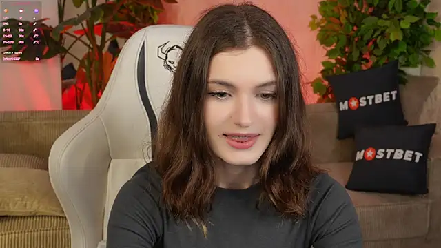 Britney054 online show from 10, 12, 2024