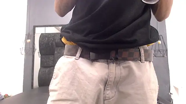 Snapshot of Jose_Smoke chatting on 4, 10, 2025 Jose Smoke online show from 4, 10, 2025