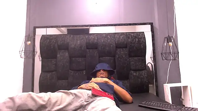 Snapshot of Jose_Smoke chatting on 8, 10, 2025 Jose Smoke online show from 8, 10, 2025