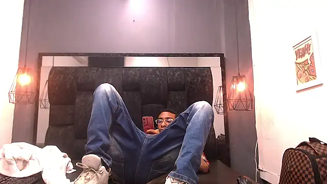 Snapshot of Jose_Smoke chatting on 25, 10, 2025 Jose Smoke online show from 25, 10, 2025
