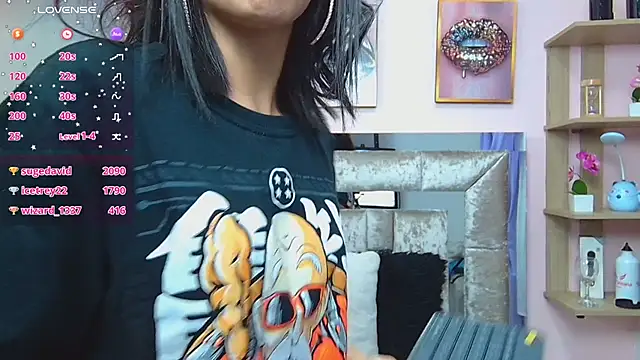 Vaioletcooper online show from 30, 1, 2025