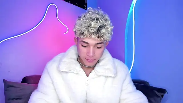 ASHTON REITENBACH01 online show from 4, 12, 2024