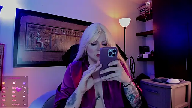 Irinaa Scarlett online show from 4, 6, 2026